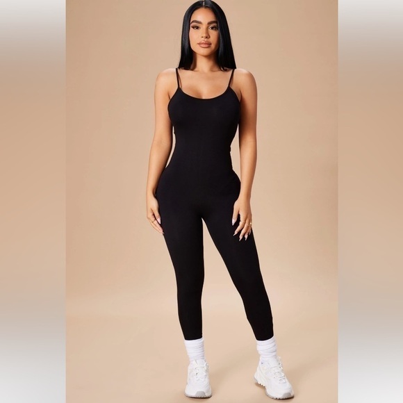Nwt black jumpsuit stretchy with spaghetti straps Size XL - Picture 11 of 17